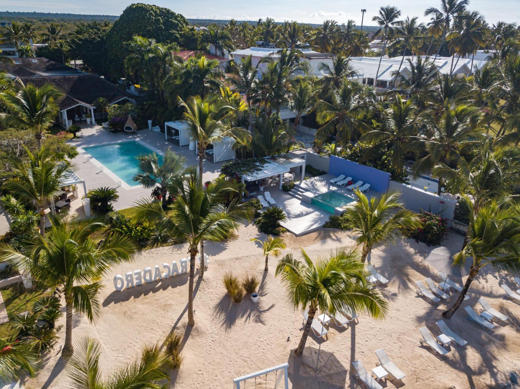 Tracadero Beach Club & Holidays Rentals Байяибе Экстерьер фото